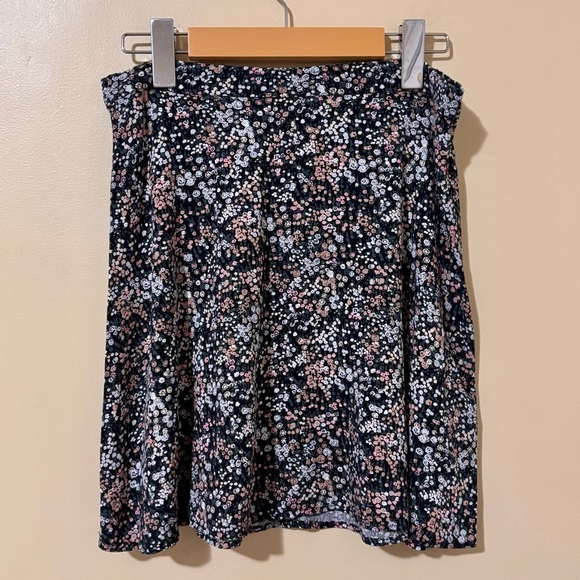 Dynamite| Pretty Aline Flowy Floral A-Line Miniskirt w/Back Zip Sz M - Picture 1 of 4